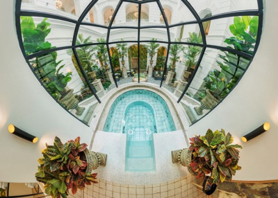 Tegyen virtu&aacute;lis s&eacute;t&aacute;t egy misztikus sz&aacute;zadfordul&oacute;s &eacute;p&uuml;letben!