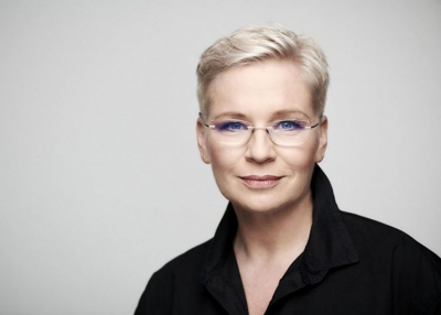 Online &uuml;zleti val&oacute;s&aacute;gshowt k&eacute;sz&iacute;t M&aacute;t&eacute; Krisztina