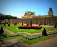 Bej&ouml;tt a kast&eacute;lyainknak a sz&iacute;nes programk&iacute;n&aacute;lat