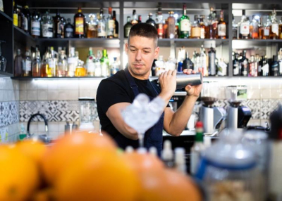 &Uacute;jabb d&iacute;jat nyert a neves balatonf&uuml;redi kokt&eacute;lb&aacute;r a B&aacute;r Show-n