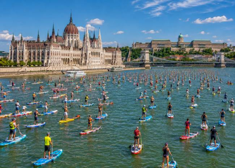 Budapest SUP Fesztiv&aacute;l 2026 &ndash; Evezz v&eacute;gig a Dun&aacute;n Budapest legszebb panor&aacute;m&aacute;ja mellett
