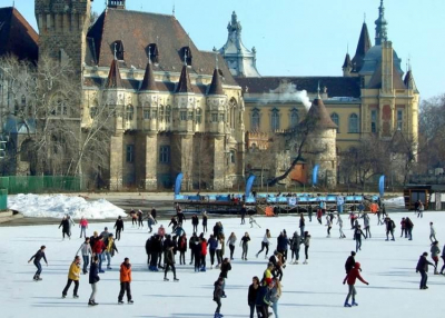 Indul a szezon a Városligeti Műjégpályán