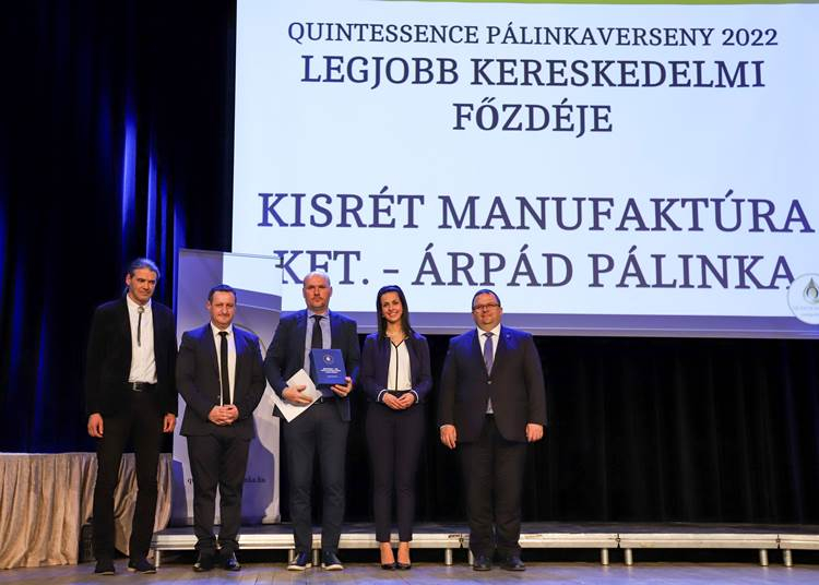 Fölényes magyar siker a pálinkakészítés Oscar-díján