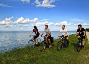 Tokaj, Pannonhalma, Balaton - itt épülnek bicikliutak az idén
