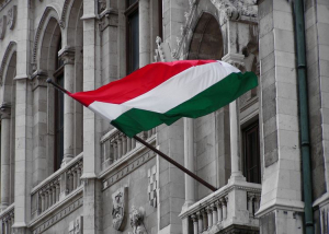 Rossz állapotúak a magyar zászlók