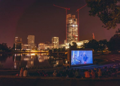 &Uacute;jra l&aacute;togathat&oacute; az ingyenes szabadt&eacute;ri mozi a BudaParton