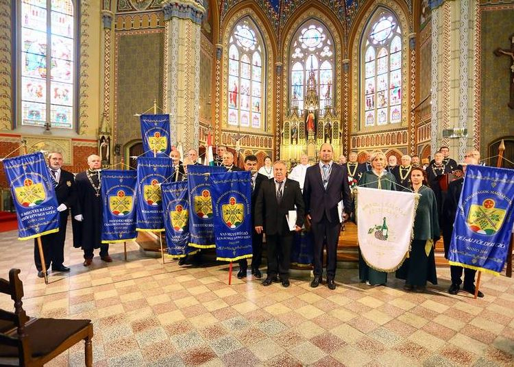 A borlovagrend kőszegi programjára Tokajból, Villányból is érkeztek