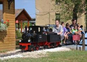 Apró mozdonyokon utazhatjuk körbe a Vasúttörténeti Parkot a hétvégén