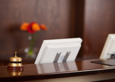 Baldauf Csaba: A sz&aacute;llod&aacute;knak szeptember v&eacute;g&eacute;ig l&aacute;tniuk kell, kapnak-e korm&aacute;nyzati seg&iacute;ts&eacute;get