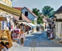 Szentendre t&eacute;len sem alszik