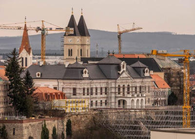 Megújul a veszprémi várnegyed